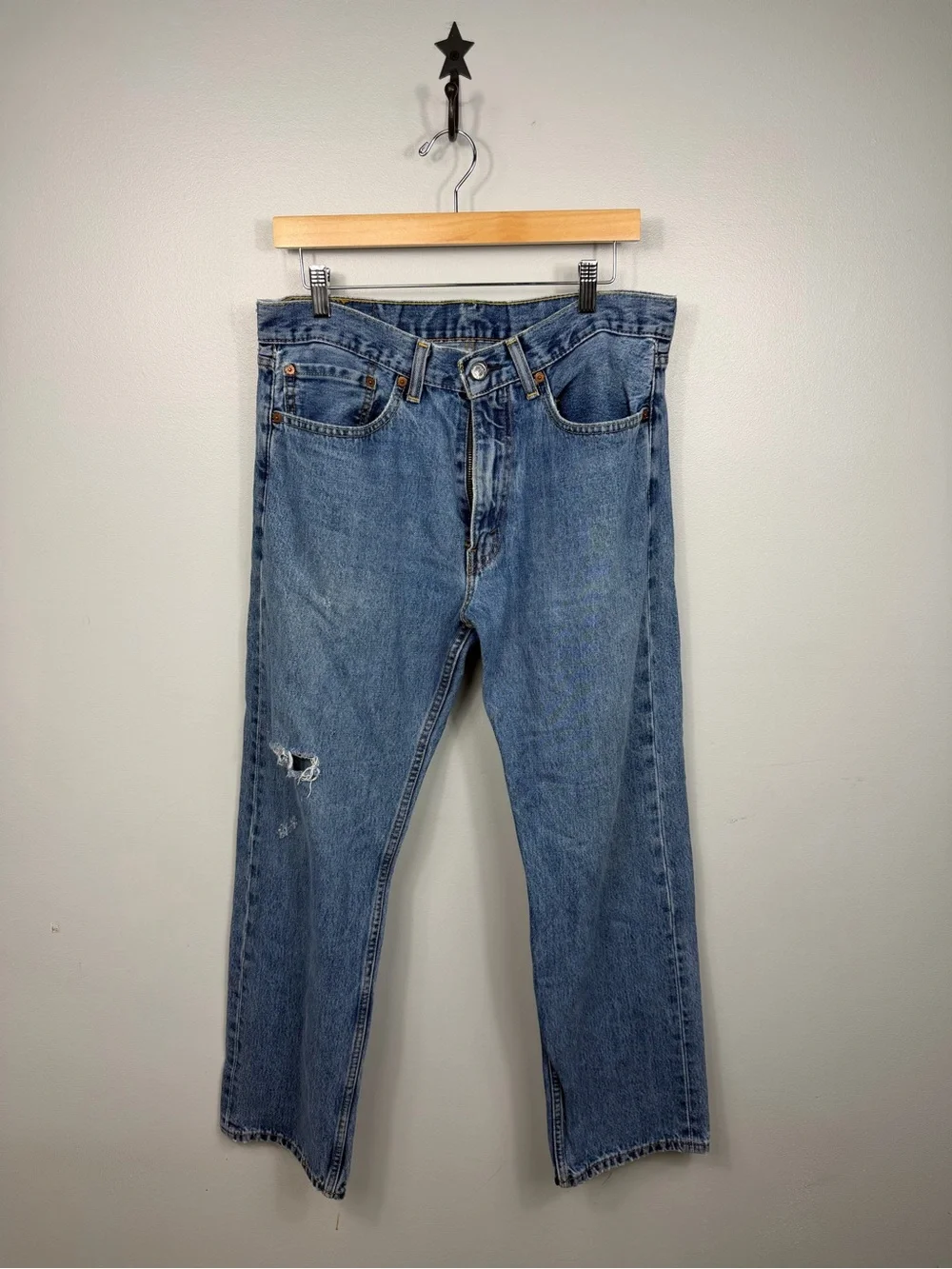 Vintage Levi’s 505 Regular Fit Straight Leg Jeans Distressed Medium Wash 34x30